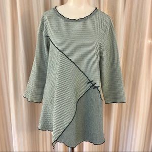 Habitat tunic top with asymmetrical lines and hem
